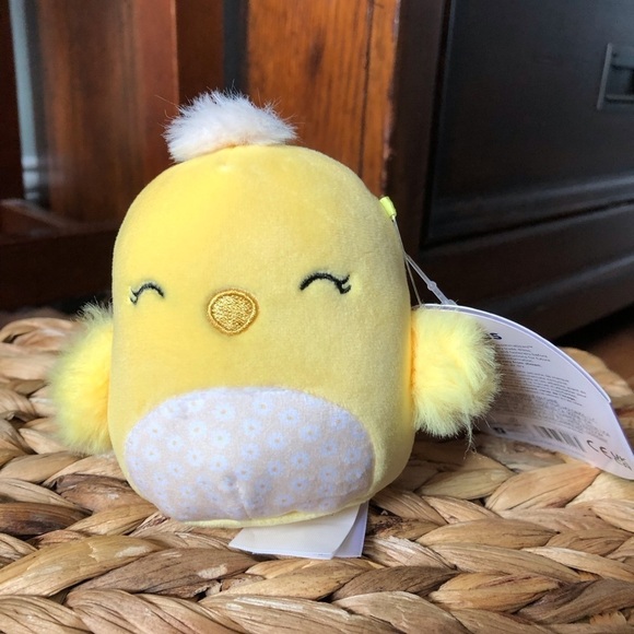 Squishmallows Easter: Aimee the Chick in 4” - Picture 2 of 8